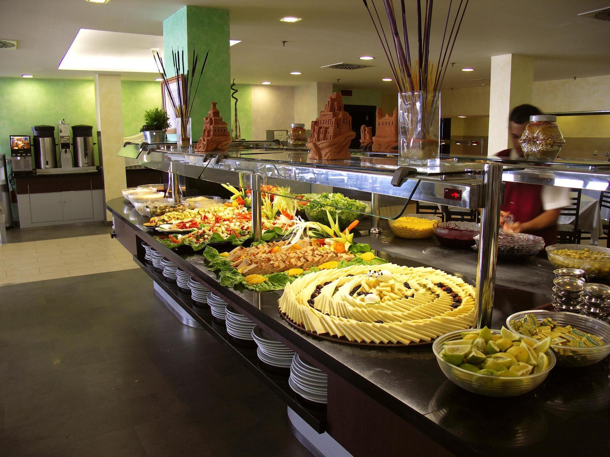 Hotel Floresta ปูแอร์โตเดลคาร์เมน ภายนอก รูปภาพ